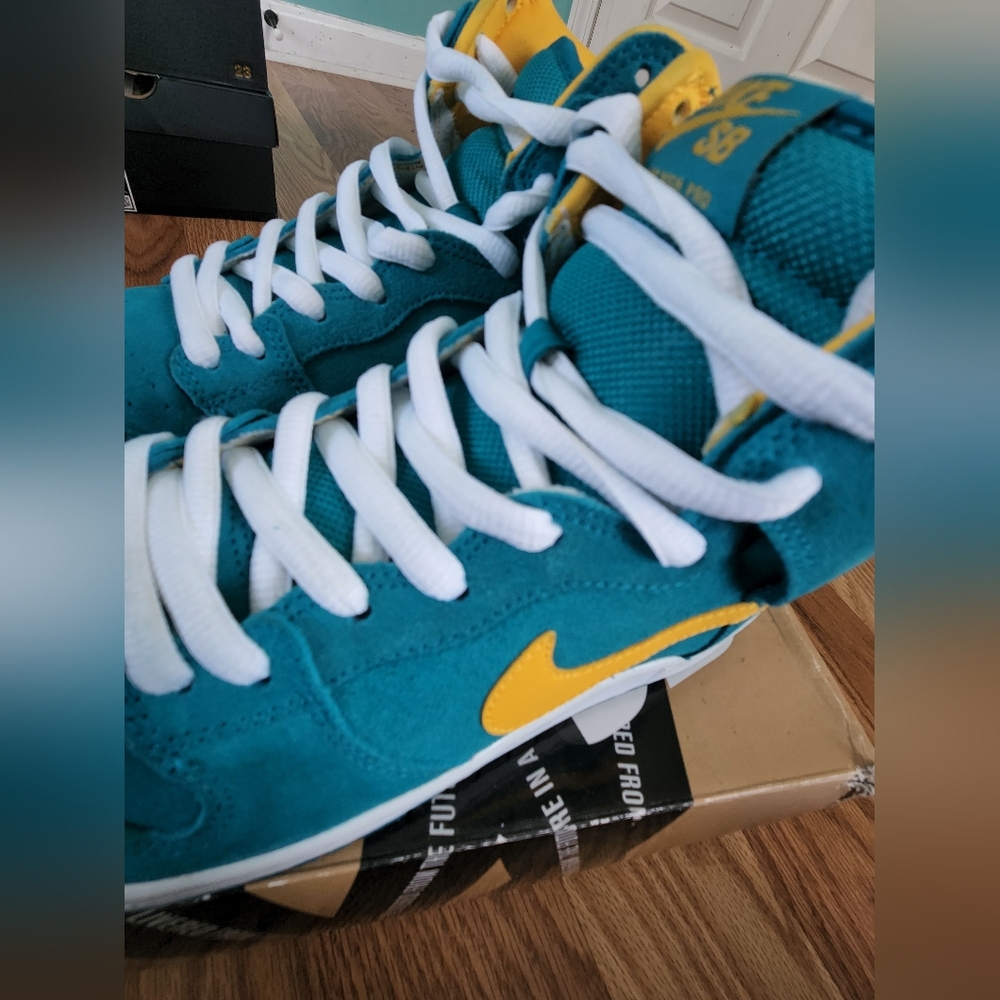 Nike SB Dunk Hi Tropical Teal and University Gold (2013) - Picture 15 of 17